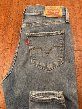 Levi’s 720 Women’s 27 High Rise Super Skinny Jeans